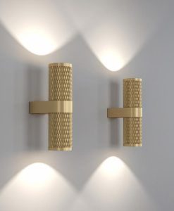 FOCUS Zweiflammige goldene Wandleuchte - Details