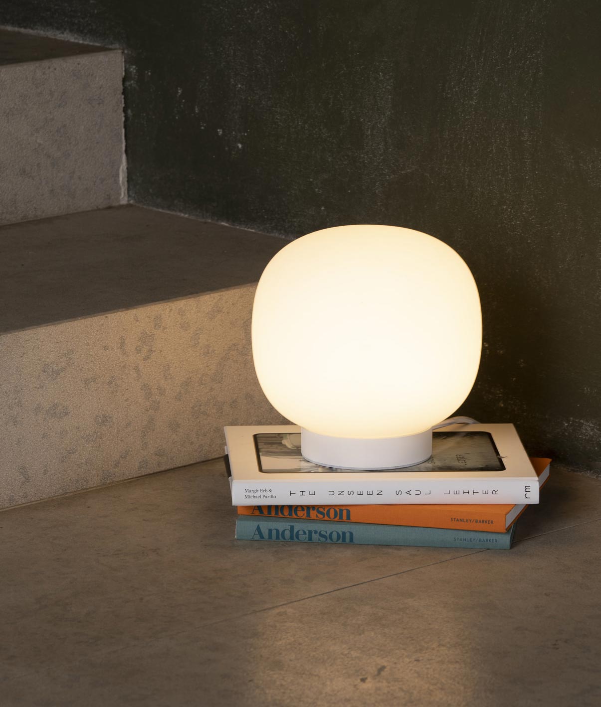 Weiße Tischlampe AMELIA - Umgebung
